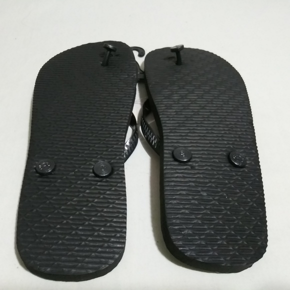 Fun & Festive flip flops sandals - Picture 4 of 8